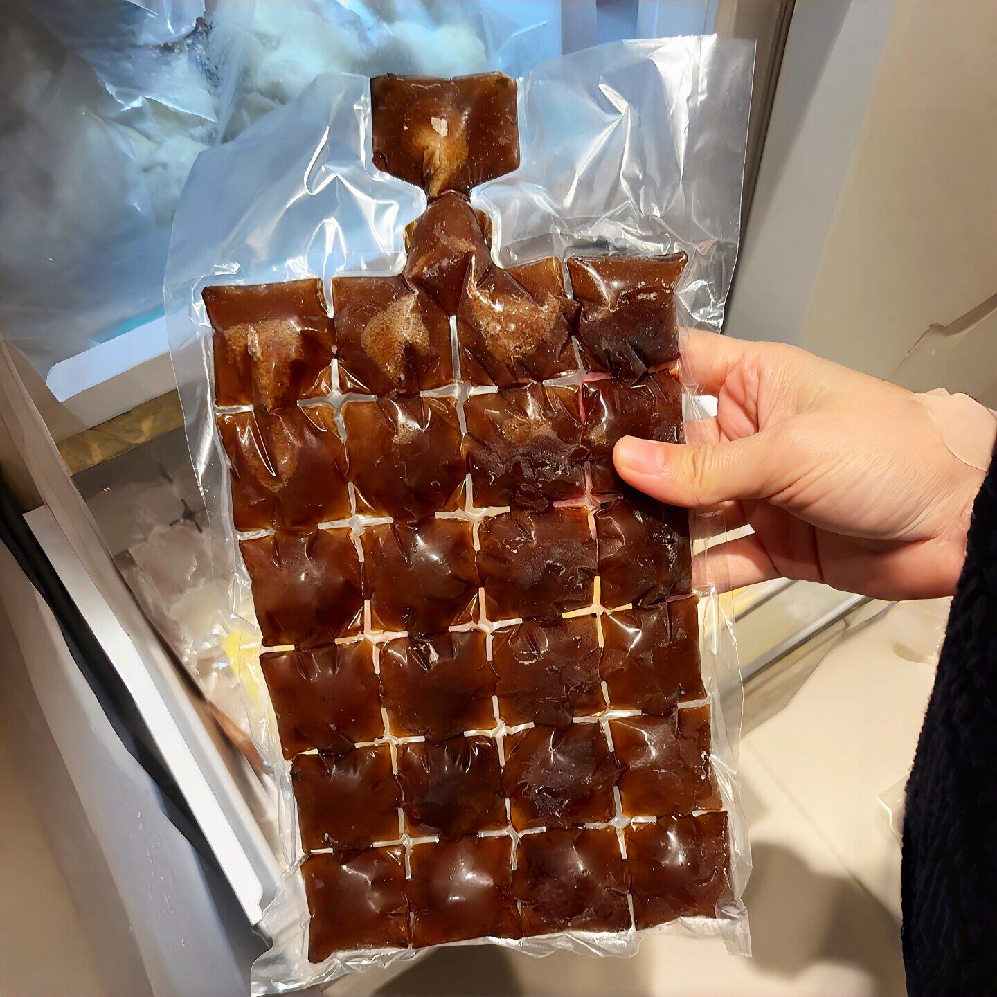 一次性冰格袋家用冰格模具制冰袋冰箱自制冷冻冰块大容量冰格冰袋图片