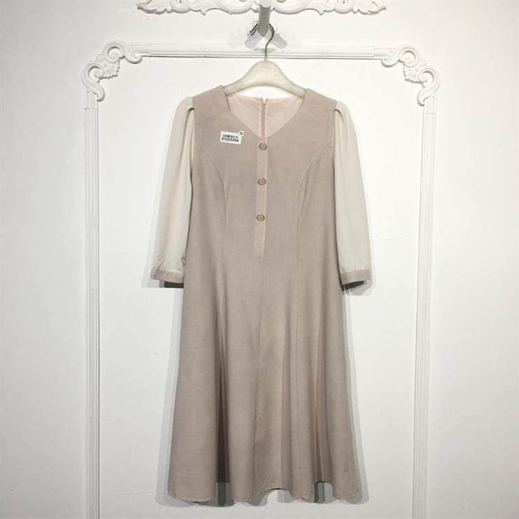 卡QY系列 8102S094 时尚连衣裙品牌女装折扣颦