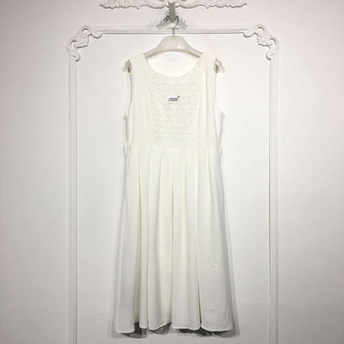 潮系列 8219S097 时尚连衣裙品牌女装折扣颦