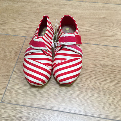 PF10563时尚童鞋品牌折扣