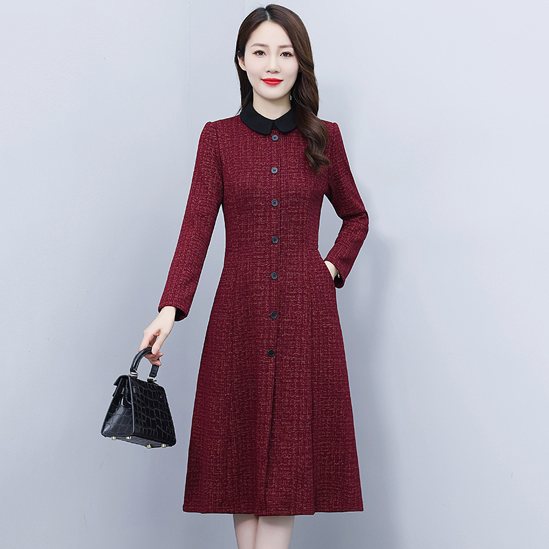 洋气质名媛风大码宽松妈妈超修身娃娃领打底连衣裙子秋冬新款女装