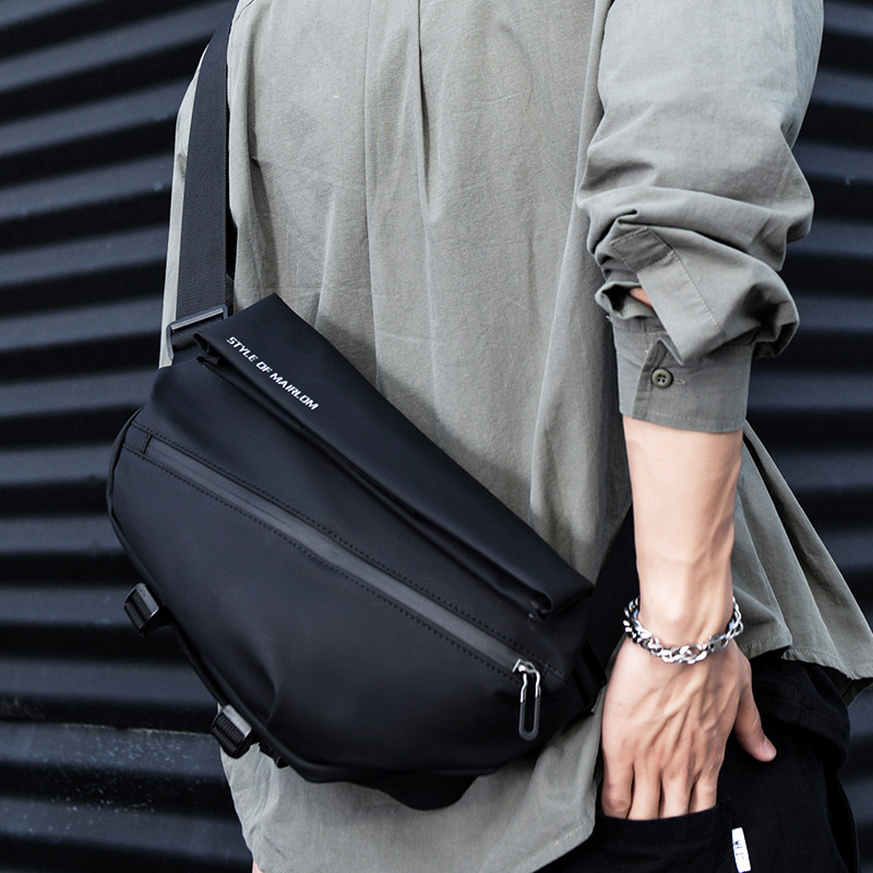 挎包机能邮差包男潮包包新款休闲通勤包骑行运动单肩包背包斜挎包