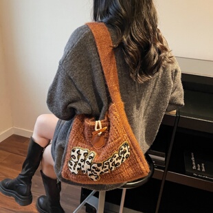 毛线针织包包女大容量2025新款秋冬百搭单肩斜挎包布袋通勤托特包