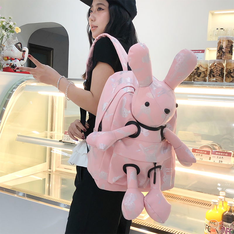 爆款立体兔子双肩包女2025新款时尚超火旅游轻便设计感小众背包包