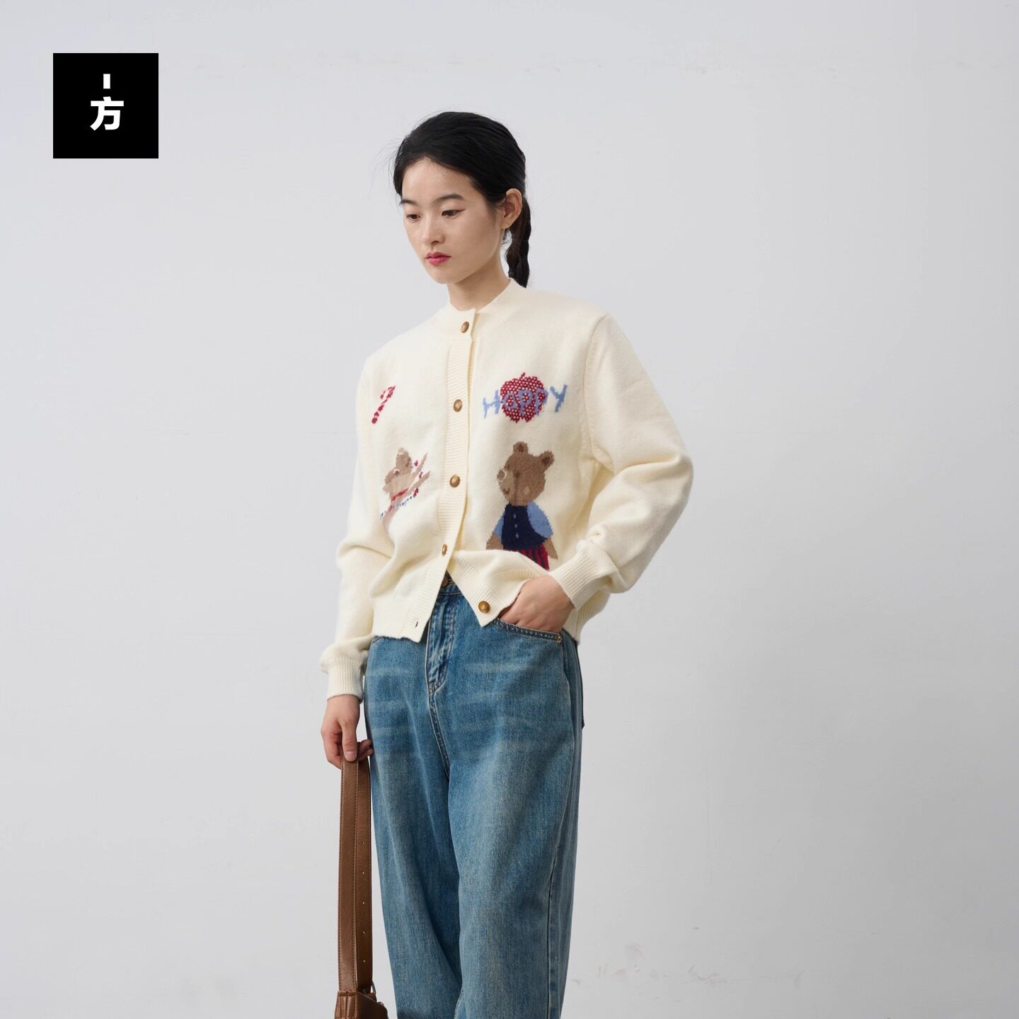 【一方服饰】秋季复古圆领提花小熊毛衣针织开衫慵懒上衣