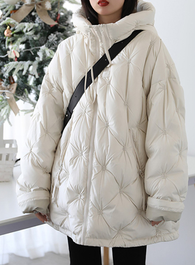 【一方服饰】白色宽松连帽菱格90白鸭绒羽绒服女冬季加厚保暖外套