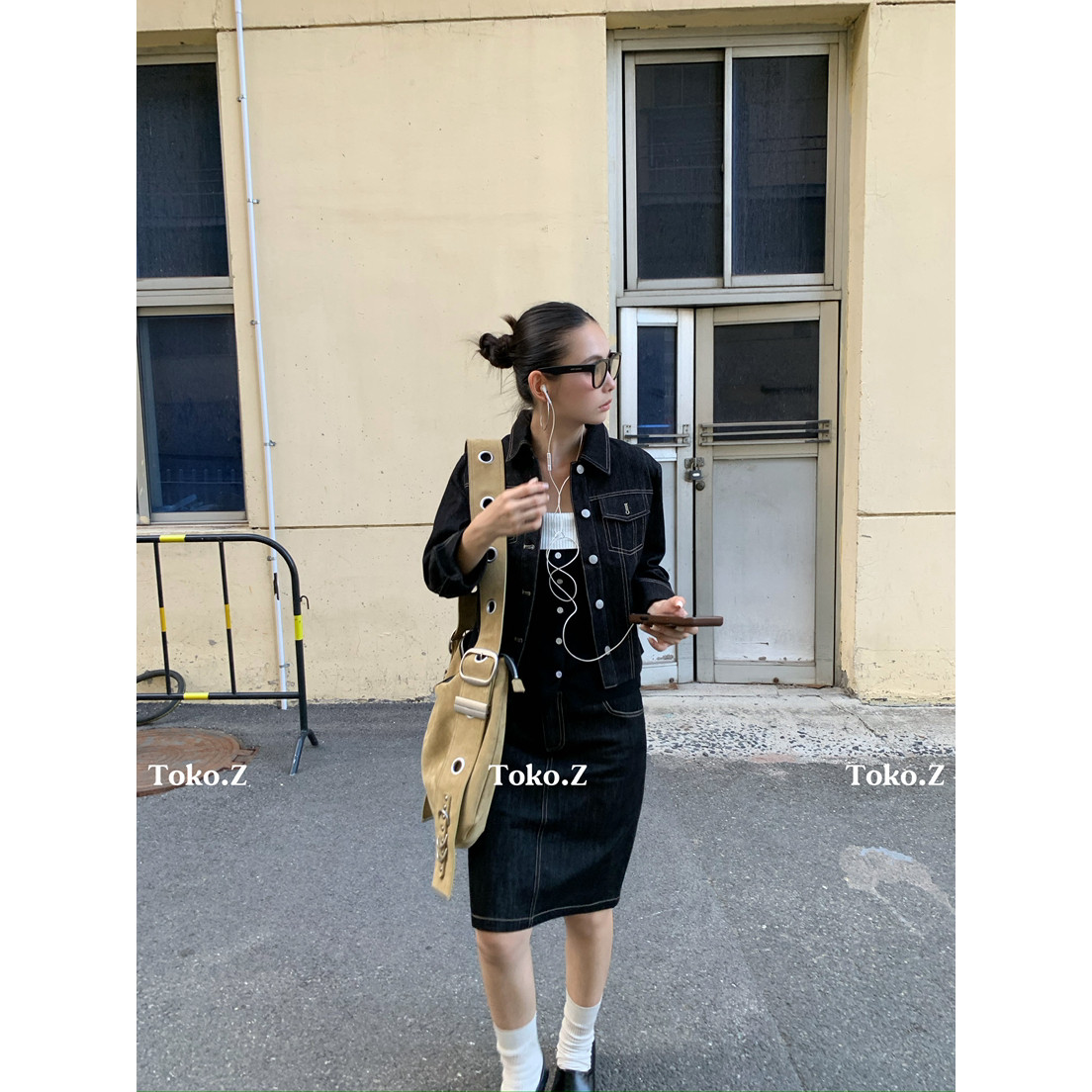 水洗明线翻领短款长袖牛仔外套