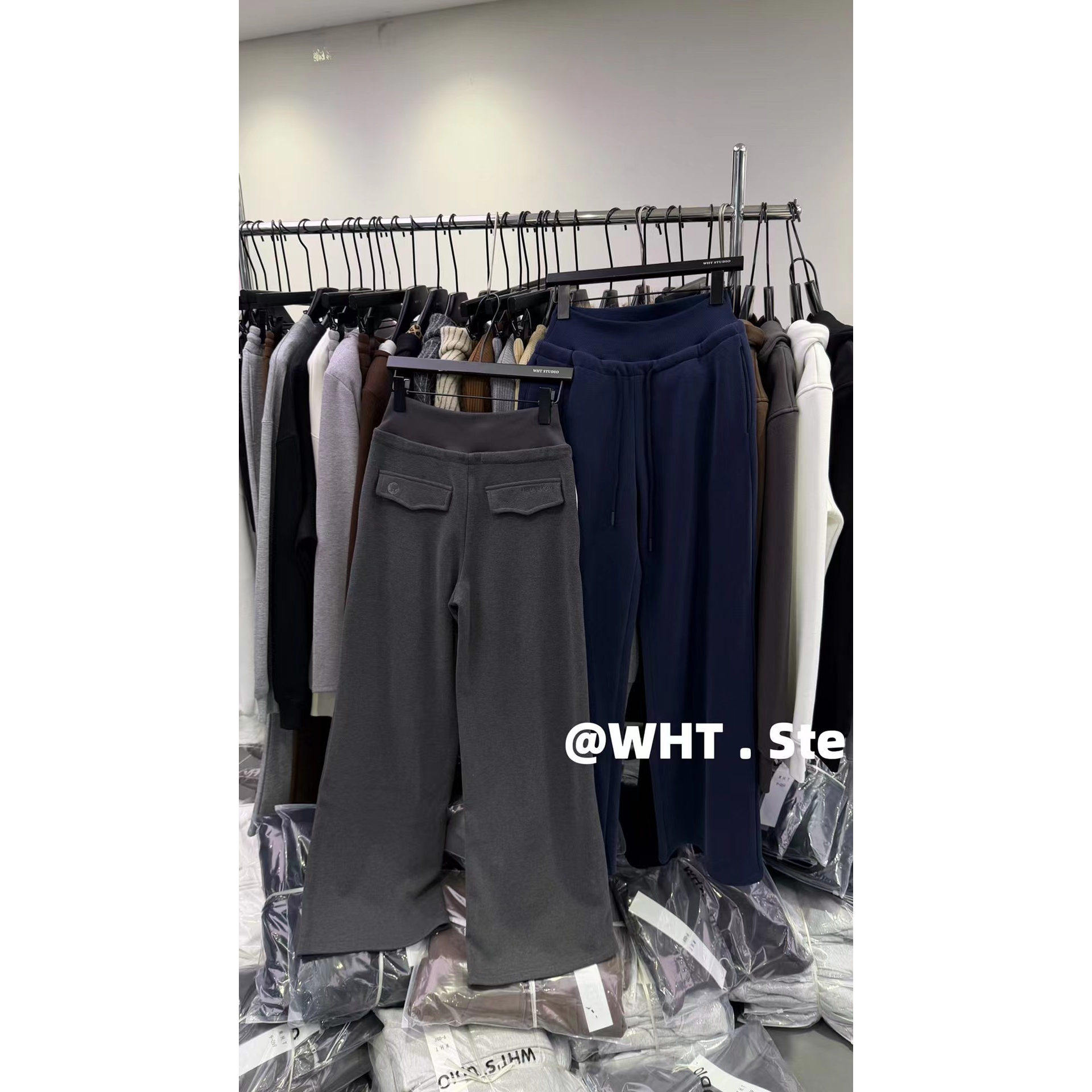 WH JIA冬季美式时髦字母刺绣加绒厚款阔腿休闲裤女百搭宽松长裤子