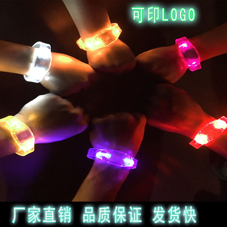 Ba thế hệ của LED luminous flash sáng trượt băng con lăn trượt băng cổ vũ đạo cụ quà tặng sinh nhật đặc biệt giải phóng mặt bằng dây giày converse 1970s