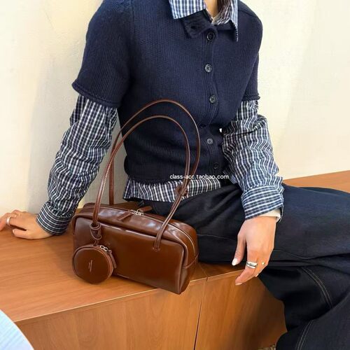 国现class韩国直邮1031915 bucks&leather 韩代26 法式吐司包中号