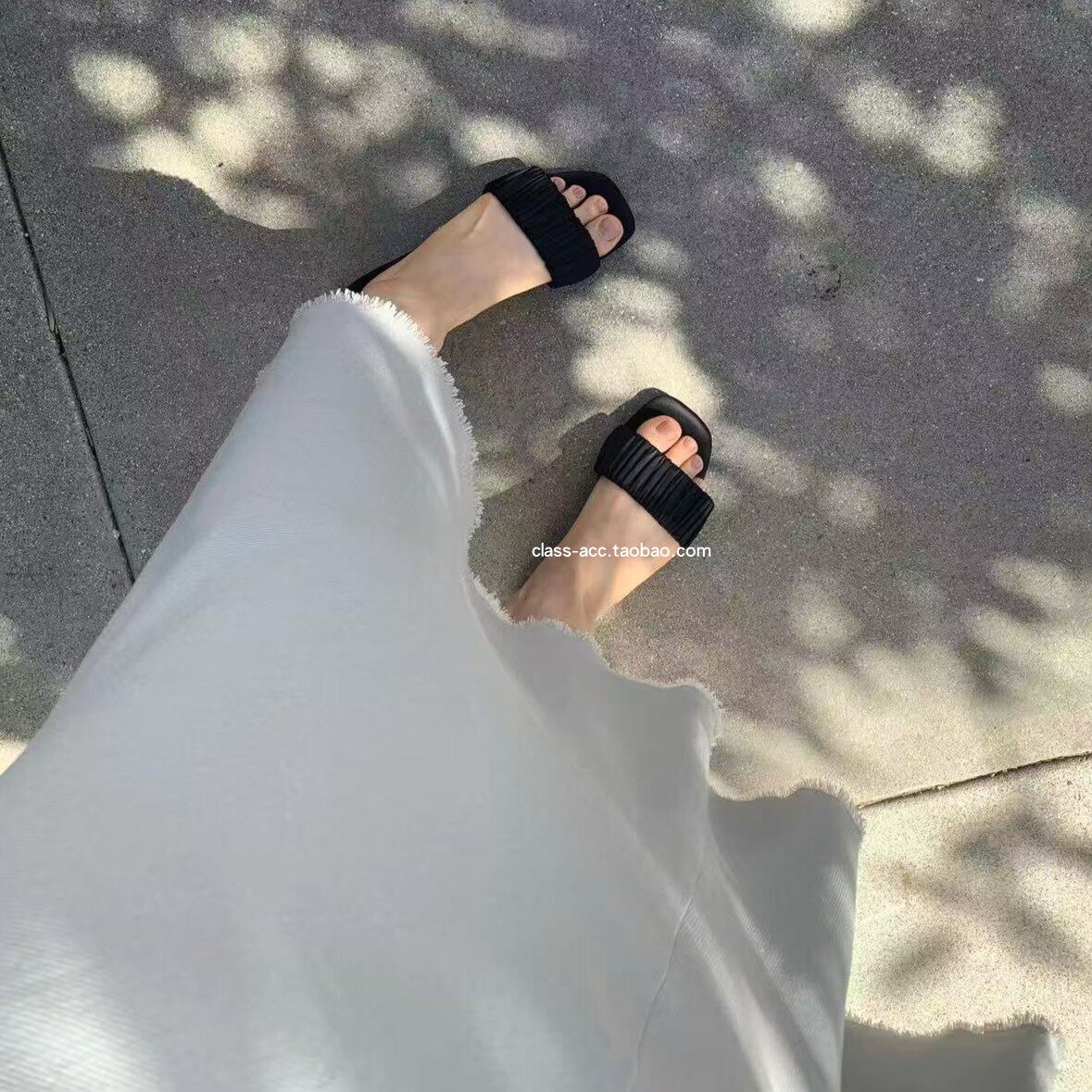 class韩国直邮1041211 OUNCE 韩代2026款褶皱一字带平底半拖/拖鞋