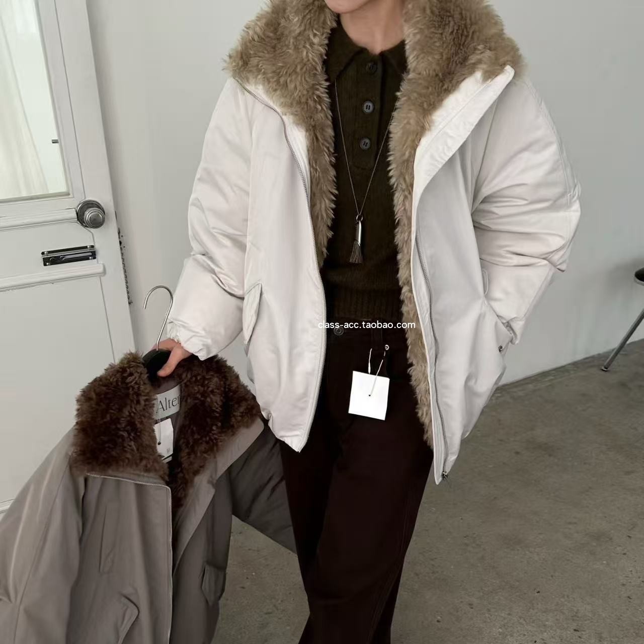 class韩国直邮113017 Alter 韩代2025款  鸭绒9:1毛领羽绒服