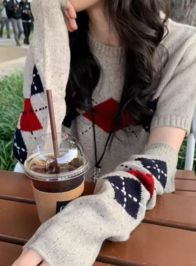 class韩国直邮112306Sierra韩代2025  菱格纹袖套+短袖毛衣套装