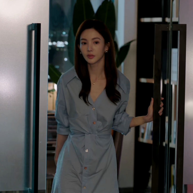 不会恋爱的我们金晨赵江月同款衣服女春新款气扭结收腰纯色衬衫裙