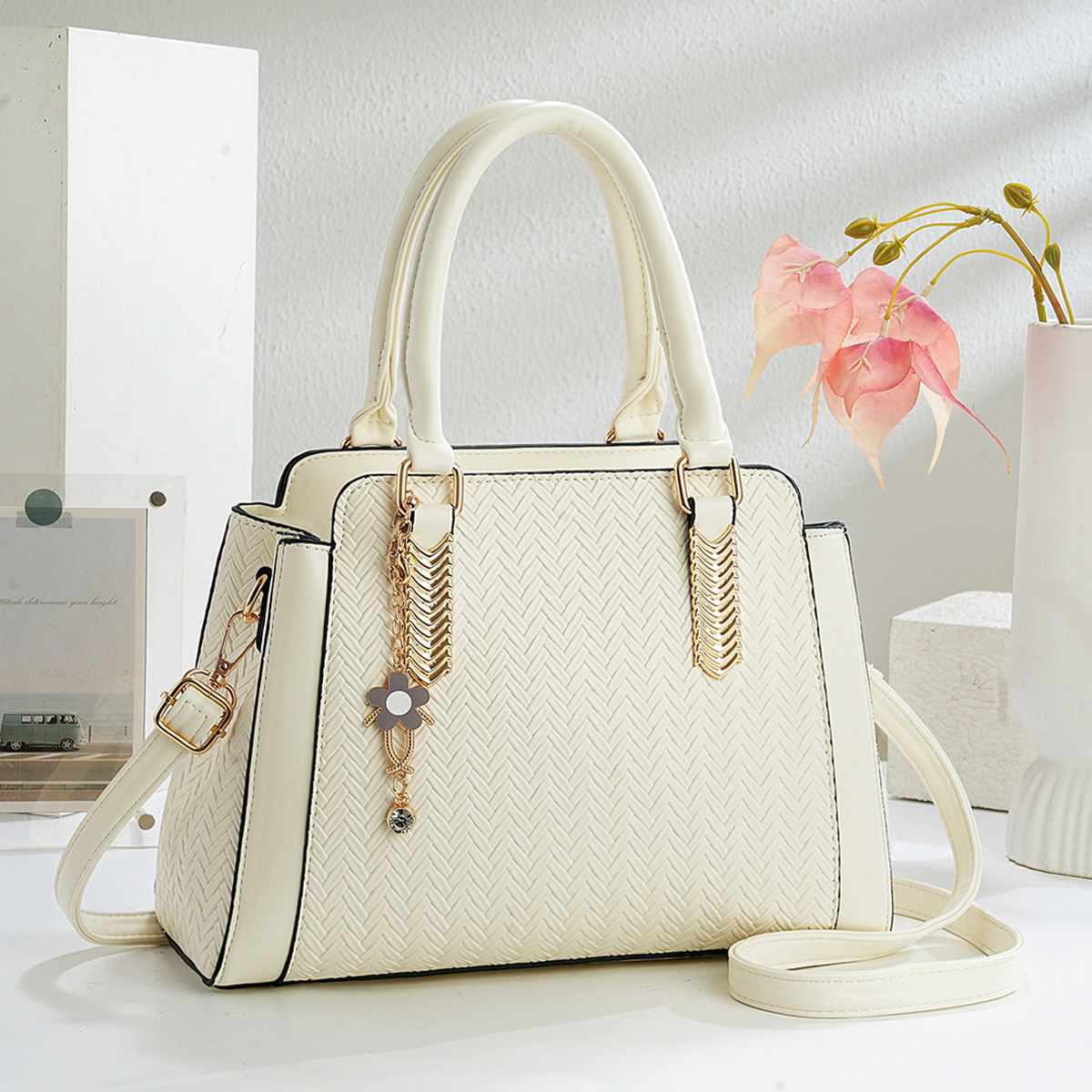 轻奢高级感包包女2026新款气质大容量女士斜挎手提包小众简约百搭