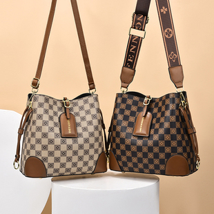 小包包2026新款包包女春夏时尚水桶包百搭大容量单肩斜挎妈妈女包