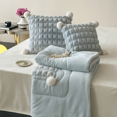 秋冬季抱枕被子两用二合一车载枕头被靠枕办公室加厚牛奶绒午睡毯