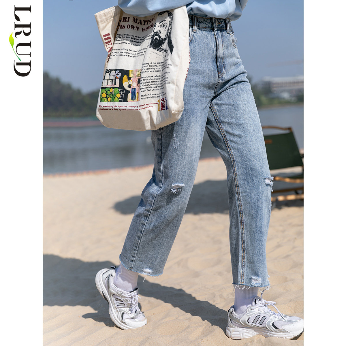 LRUD破洞牛仔裤女春装2022年新款高腰浅色裤子宽松直筒阔腿九分裤