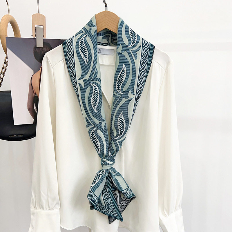 2025秋冬款围巾飘带老钱风气质百搭丝绒感时尚复古柔软围脖丝巾女