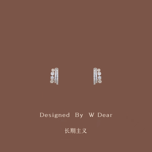 「长期主义」银色锆石圆圈耳夹