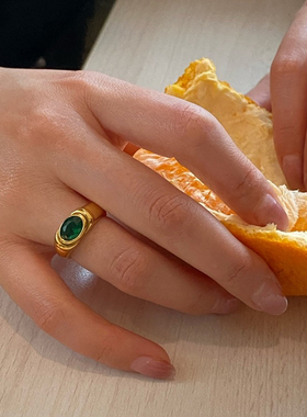 钛钢戒指 复古冷淡风绿色戒指女小众设计感轻奢手饰食指环不褪色