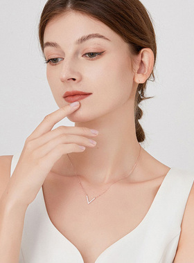 钛钢项链 百搭V字项链女轻奢小众气质简约锁骨链洗澡不用摘~饰品