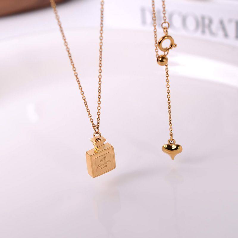 钛钢项链 小众轻奢香水瓶项链女个性高级感新款锁骨链可调节饰品