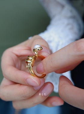 [曲线] 游七月金箔珍珠戒指开口设计感饰品钛钢气质