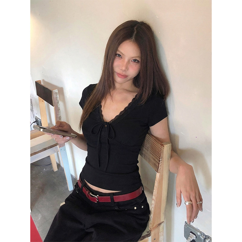 大码胖mm韩系复古拼接蕾丝v领正肩短袖t恤女夏季修身辣妹漂亮上衣 - 实物图