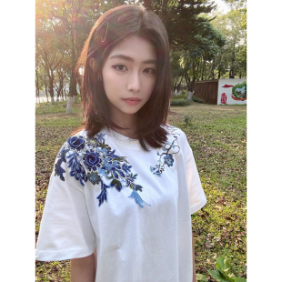 T恤女夏季 潮牌重工刺绣短袖 高街设计感宽松休闲上衣 胖mm美式 大码