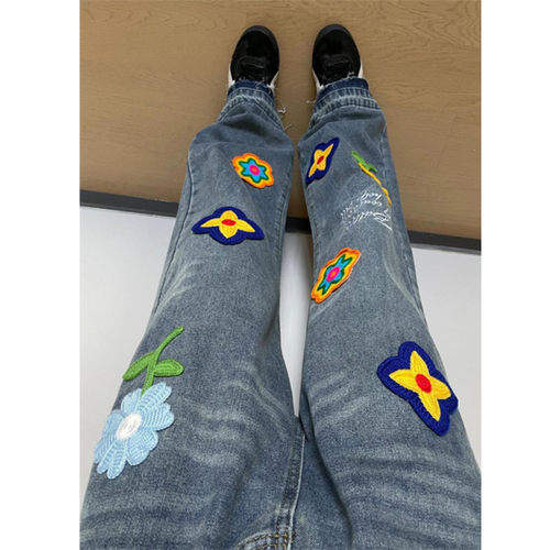 直筒阔腿牛仔裤显瘦时尚