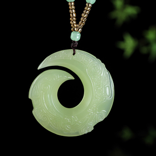 和田玉青白玉吊坠扭转乾坤双面雕刻转好运龙勾玉石挂件男女款项链