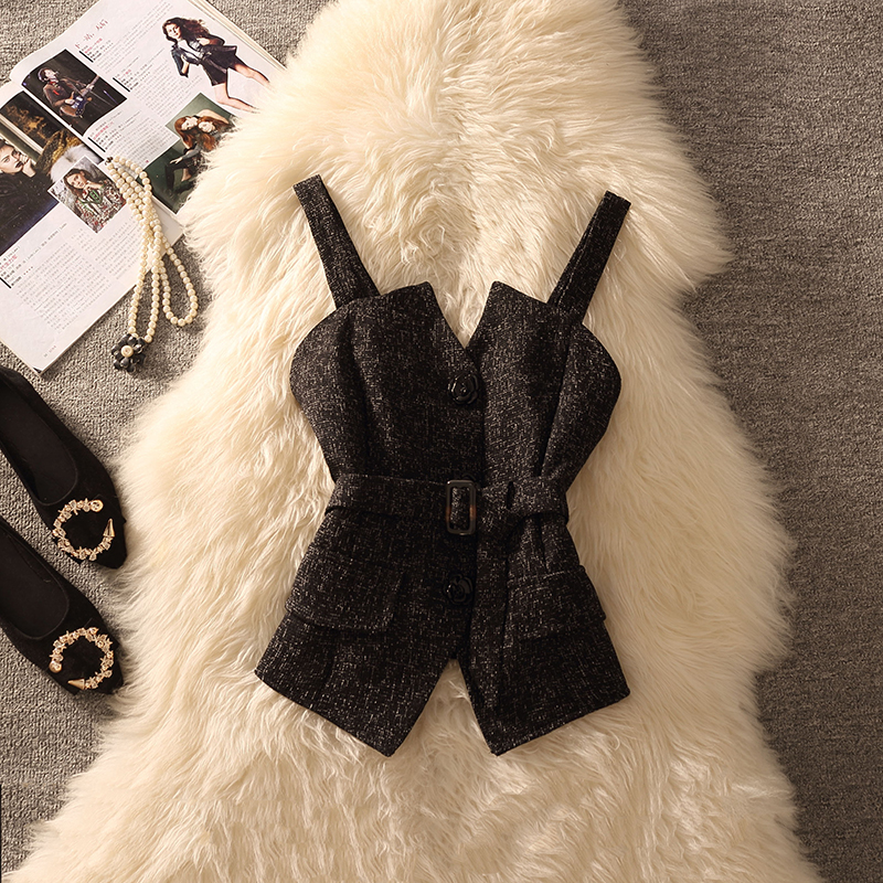 轻熟风洋气时尚单排扣绑带收腰吊带马甲背心2025春秋季外穿小个子