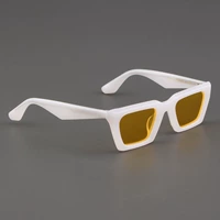 Кремовый белый желтый объектив