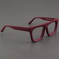 Матовый, красный