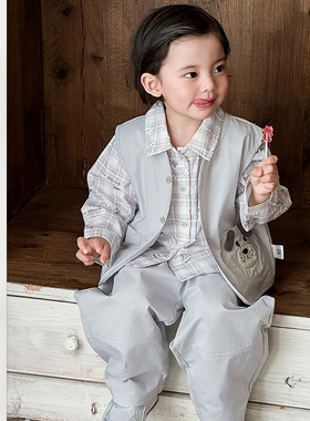 男宝宝春季新款洋气套装儿童时髦炸街格子衬衫宝宝马甲裤子三件套
