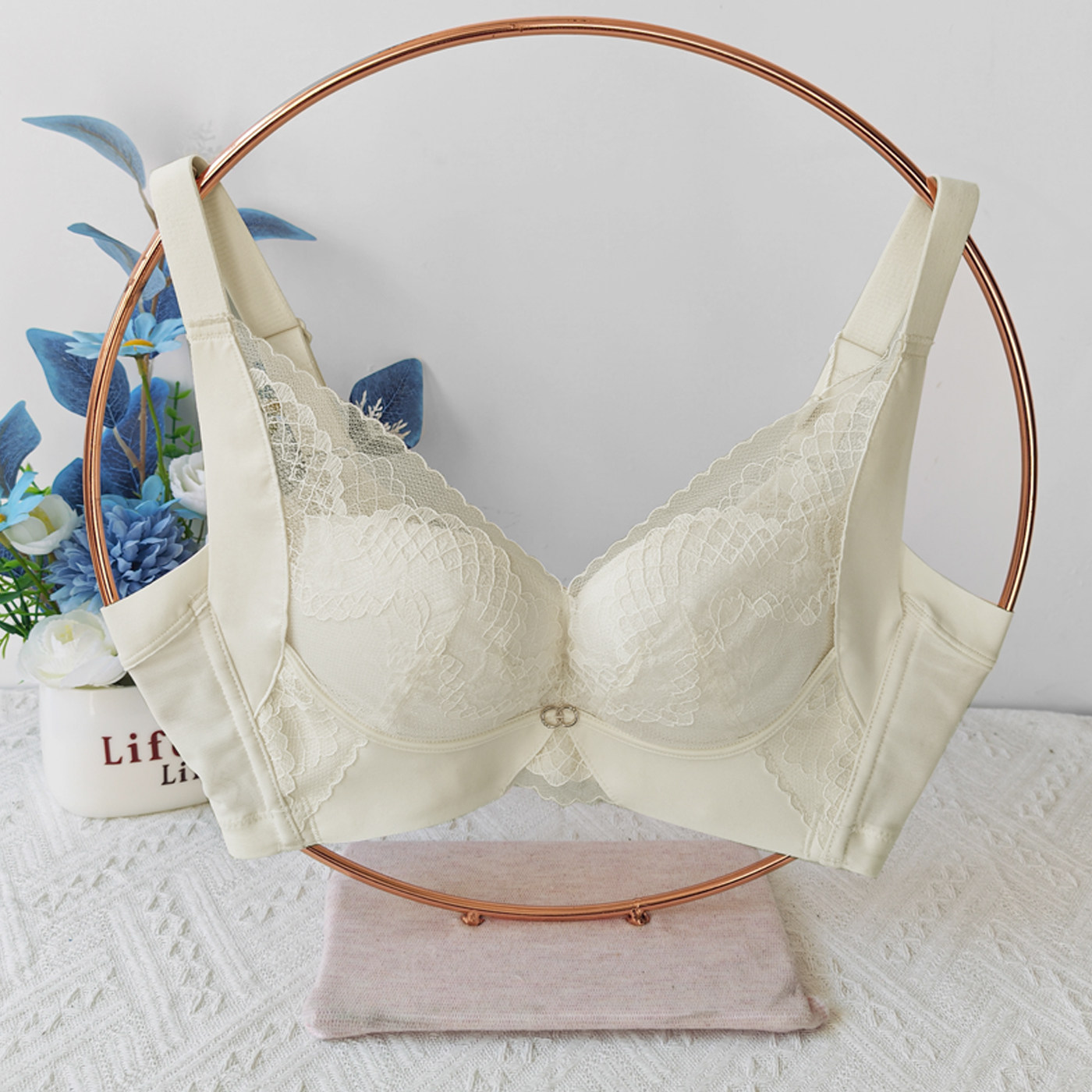 新凤舞法式蕾丝内衣女聚拢调整型中厚收副乳上托小胸显大文胸