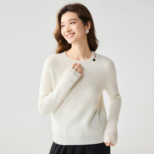 轻奢简约女圆领山羊绒衫金属扣