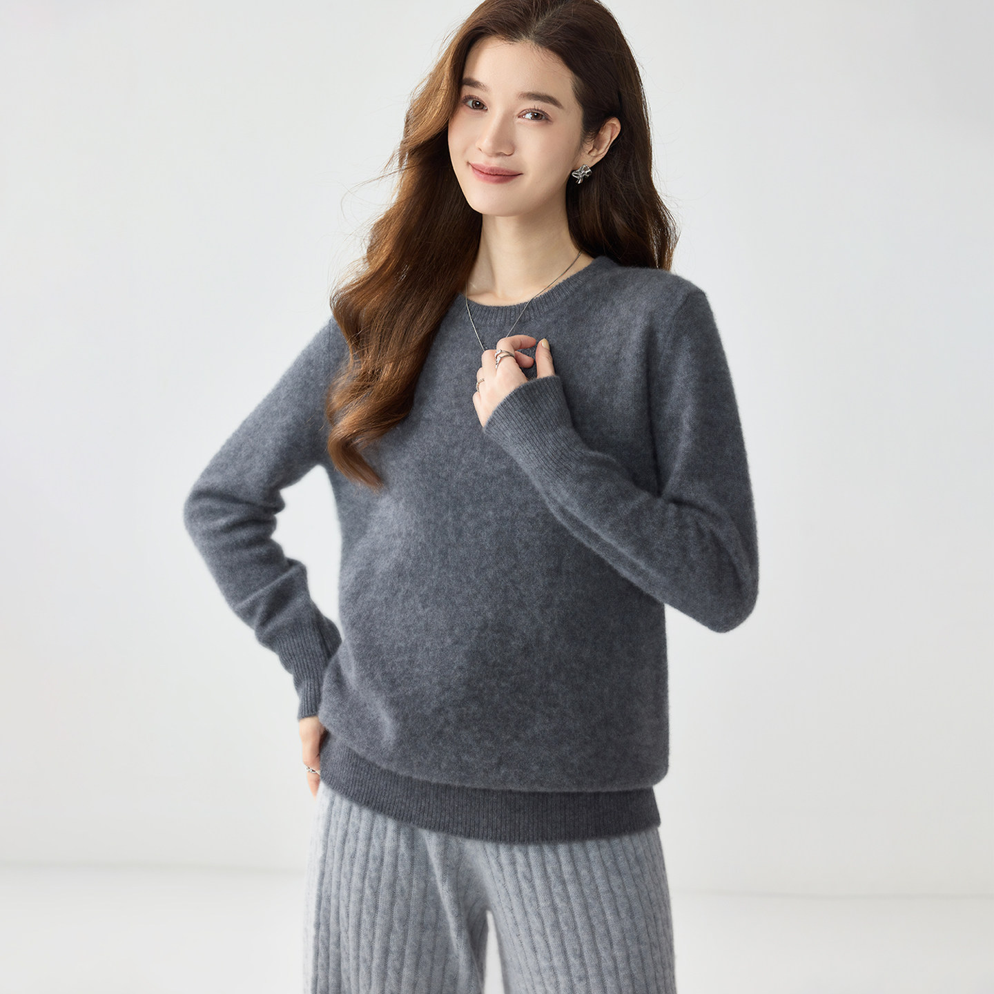 秋冬圆领宽松保暖羊绒衫女款