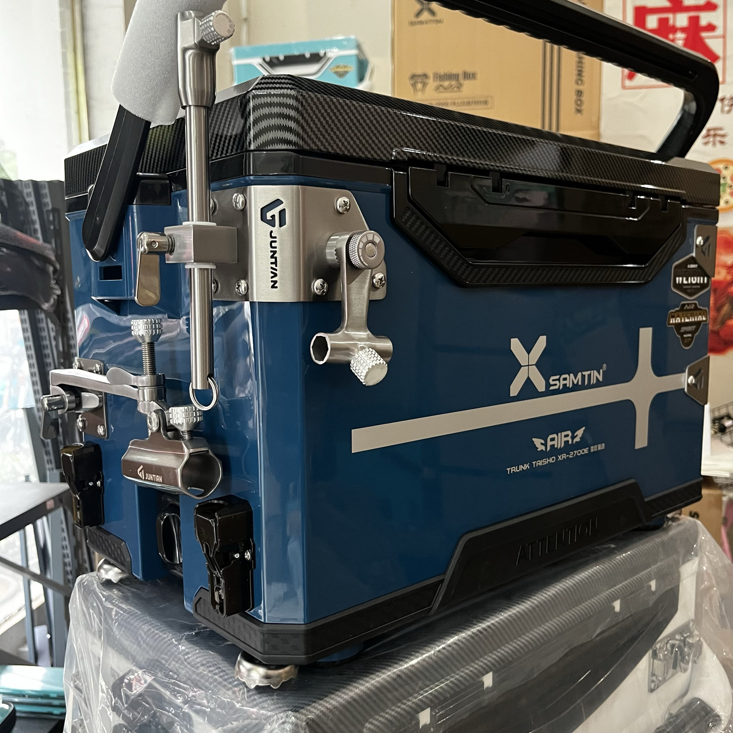 雷臣2700E钓箱搭配君田精英拐角五件套配件不锈钢拐角炮台钓鱼箱