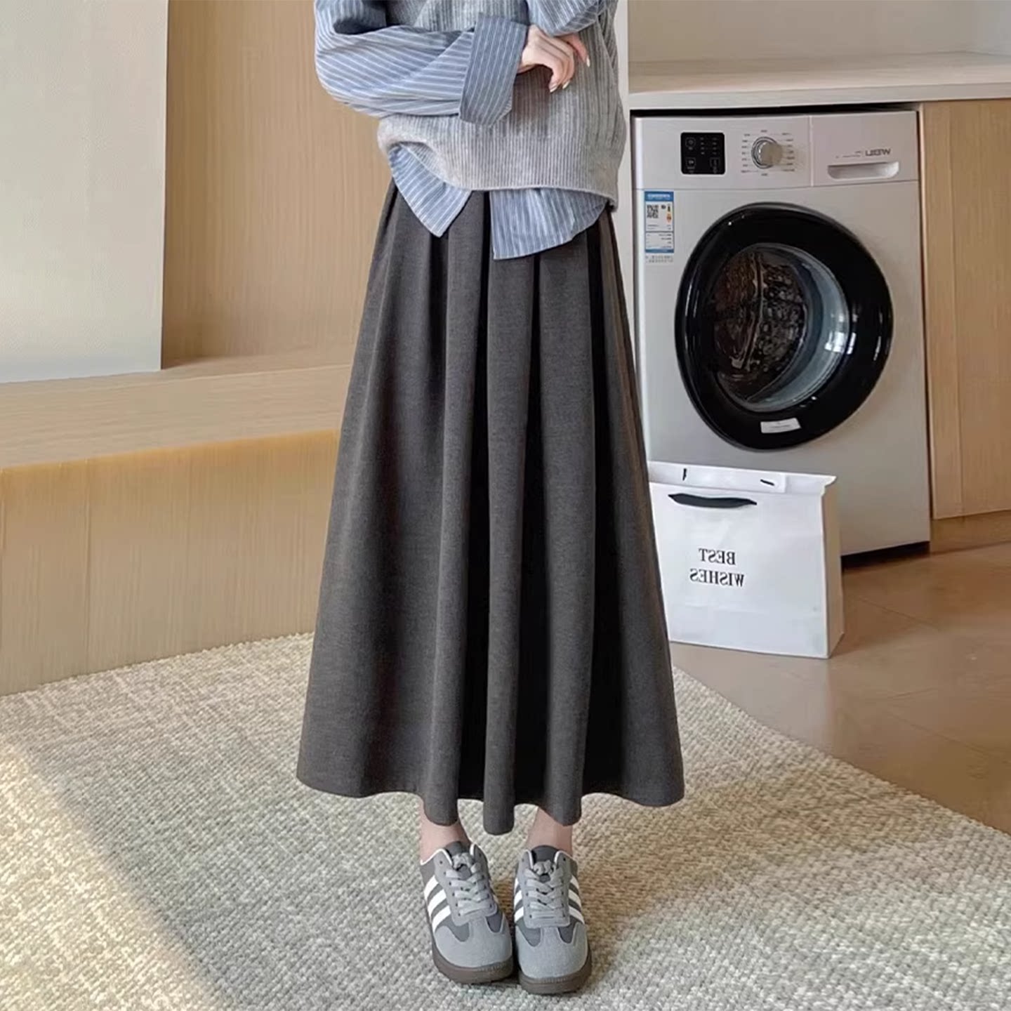 灰色毛呢半身裙女秋冬新款高腰显瘦a字裙气质百搭中长款百褶裙子