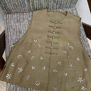 中式 东方雅致 盘扣真丝钉珠马甲背心坎肩 新品 2026年春夏季