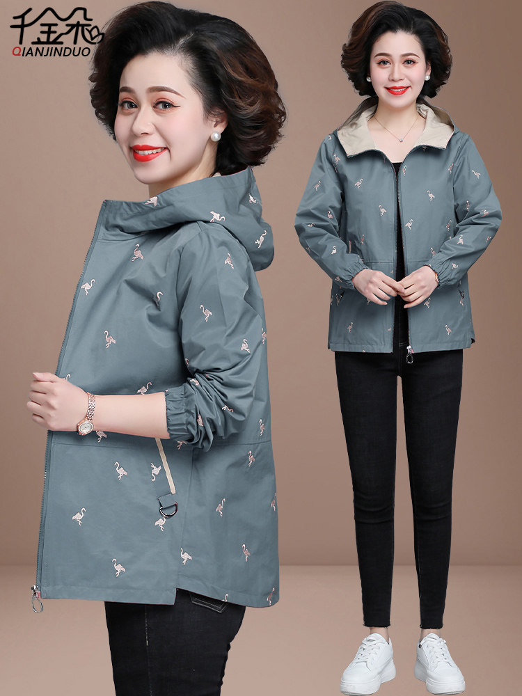 妈妈春装外套洋气中老年人女春秋薄款上衣大码中年短款风衣40岁50