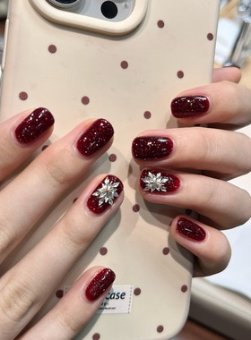 穿戴甲2026新款高级感红色爆闪雪花纯手工短款指甲贴片新年款
