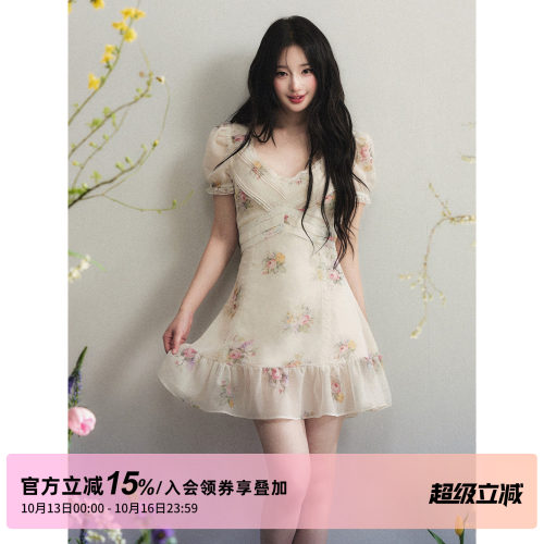 1P STUDIO 杏色花卉泡泡袖V领连衣裙女秋装蕾丝拼接短袖收腰短裙