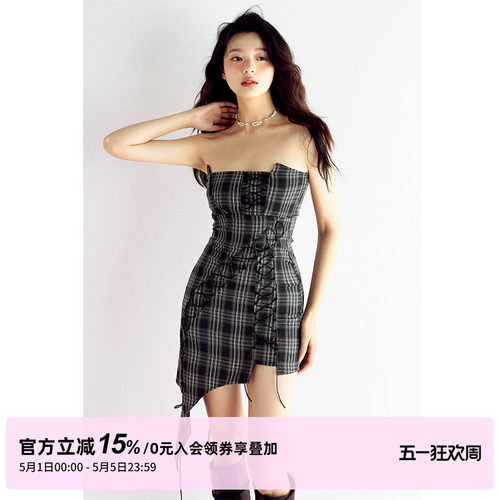 格纹连衣裙女夏不规则性感抹胸裙