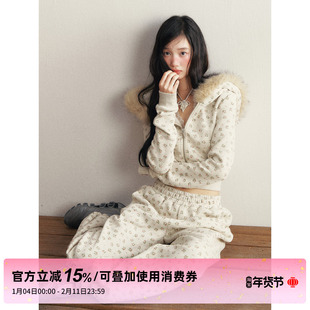 1P STUDIO 碎花短款毛领连帽加绒卫衣外套休闲松紧腰卫裤两件套装