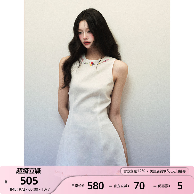 1P STUDIO 白色亚麻刺绣背心连衣裙女秋装挖肩设计感收腰无袖短裙