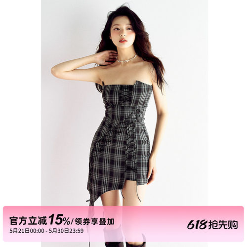 格纹连衣裙女夏不规则性感抹胸裙