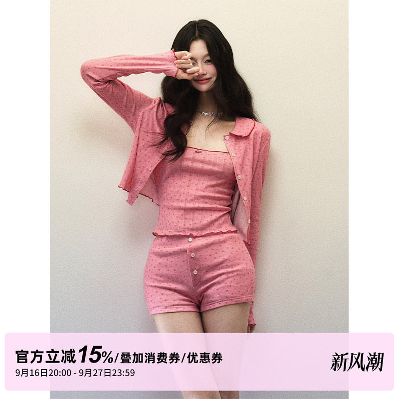 1P STUDIO 纯欲草莓粉碎花针织套装女春娃娃领开衫背心短裤三件套